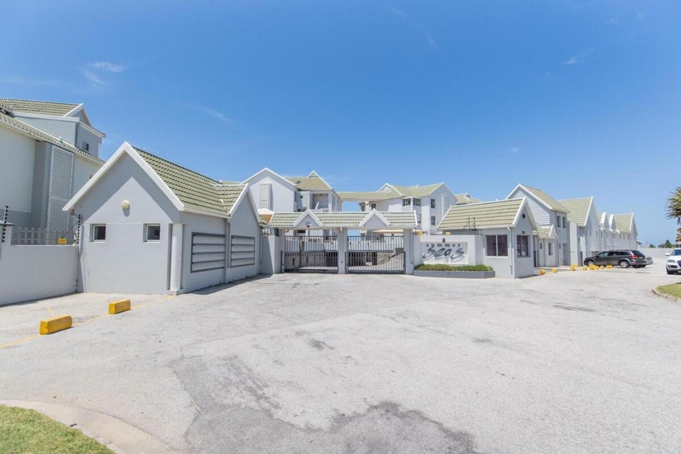 Luxury On The Beach Port Elizabeth Exterior photo
