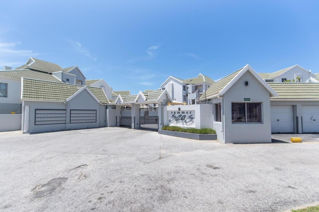 Luxury On The Beach Port Elizabeth Exterior photo