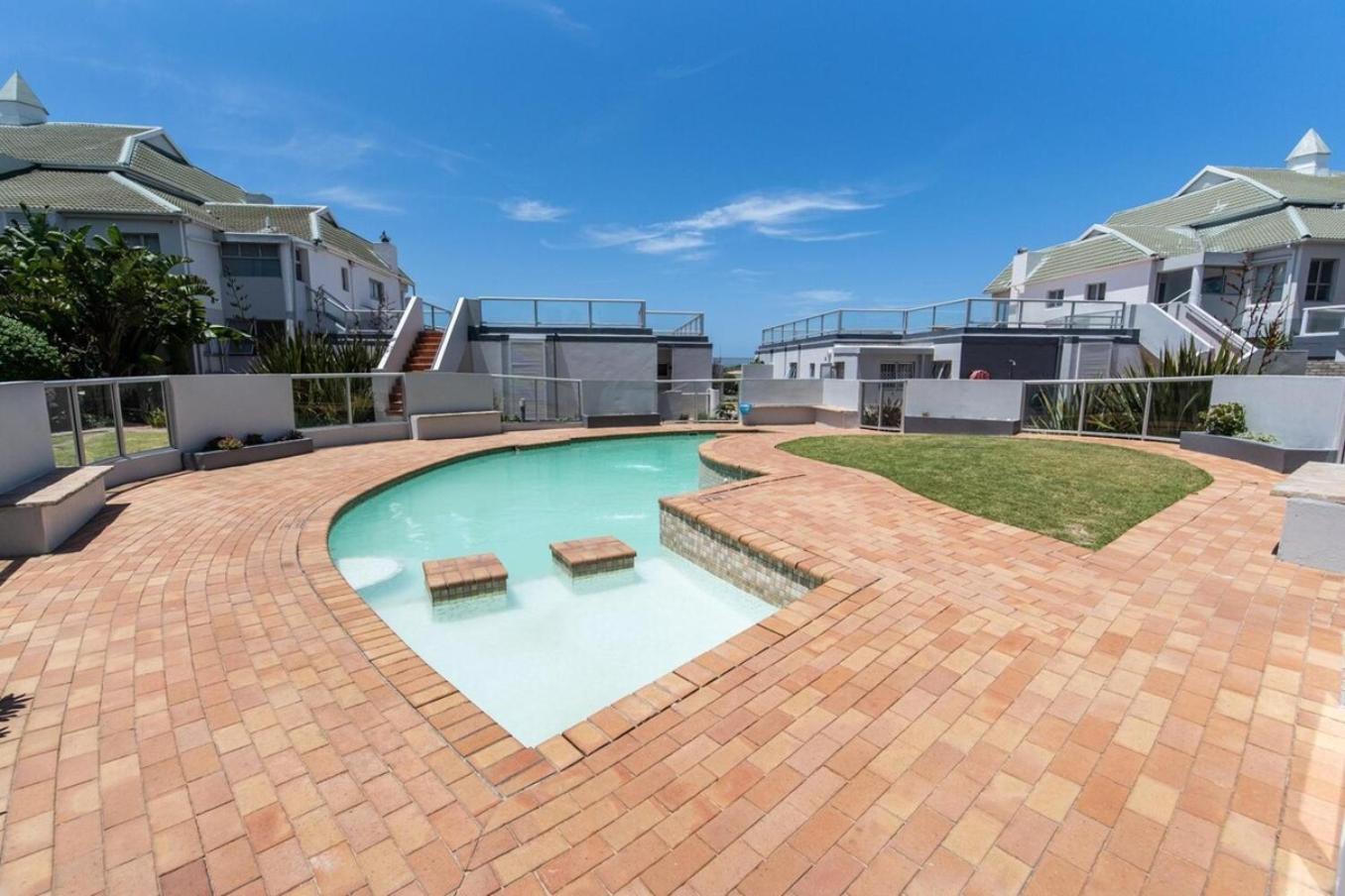 Luxury On The Beach Port Elizabeth Exterior photo